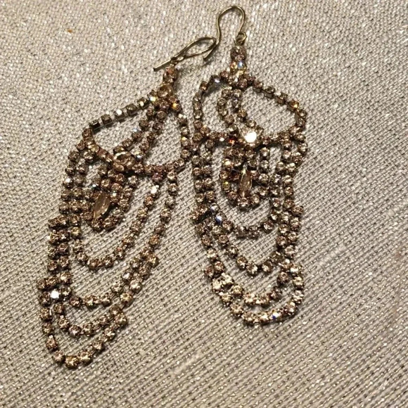 EARRINGS - Picture 1 of 1